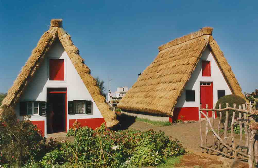 39 - Portugal - Madeira, casas tipicas